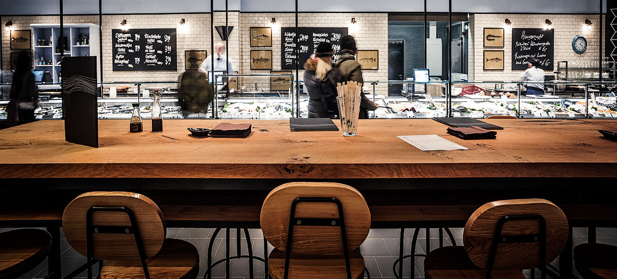 RIVET table and chairs